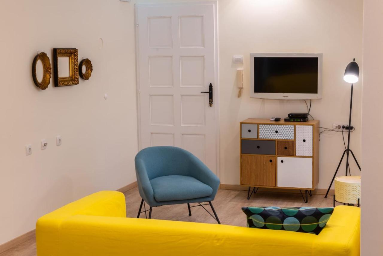 Happy House Apartamento Belgrado Exterior foto